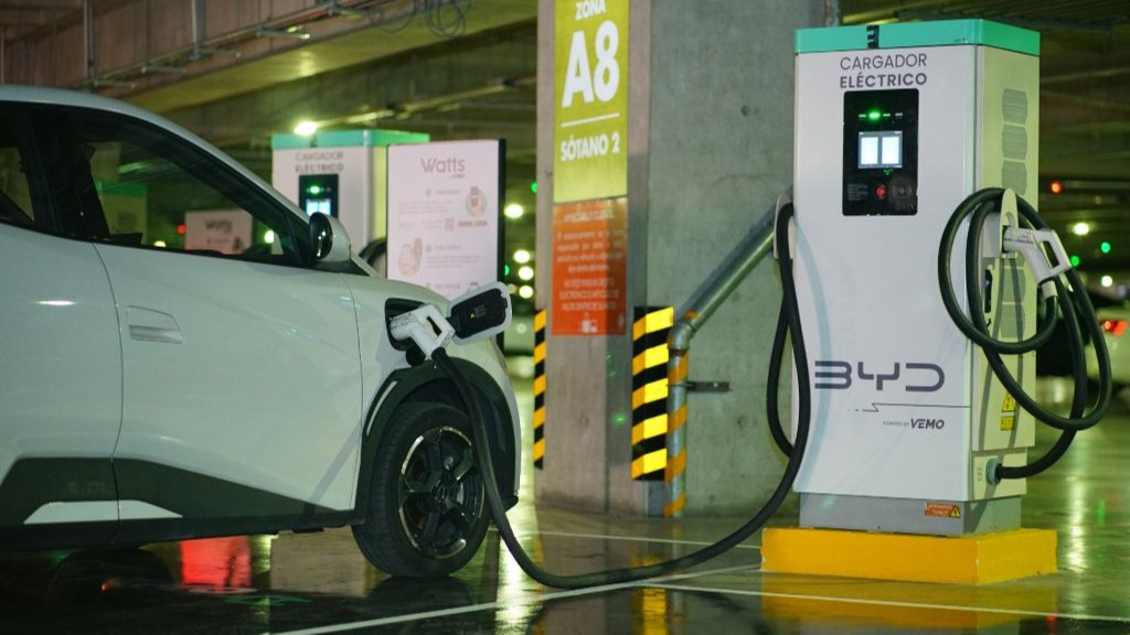México supera las 60 mil conexiones de recarga para vehículos eléctricos