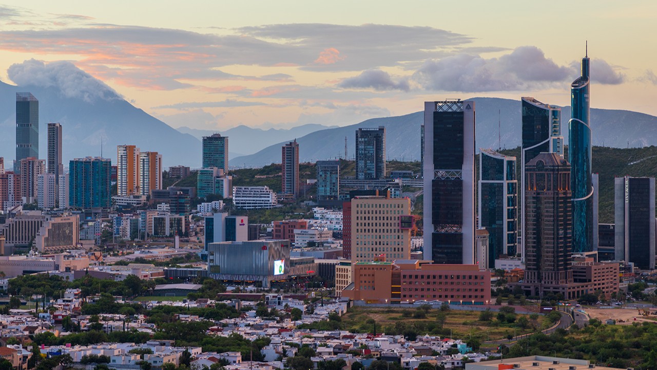 Nuevo León lidera la inversión en México: capta 1 de cada 8 dólares anunciados