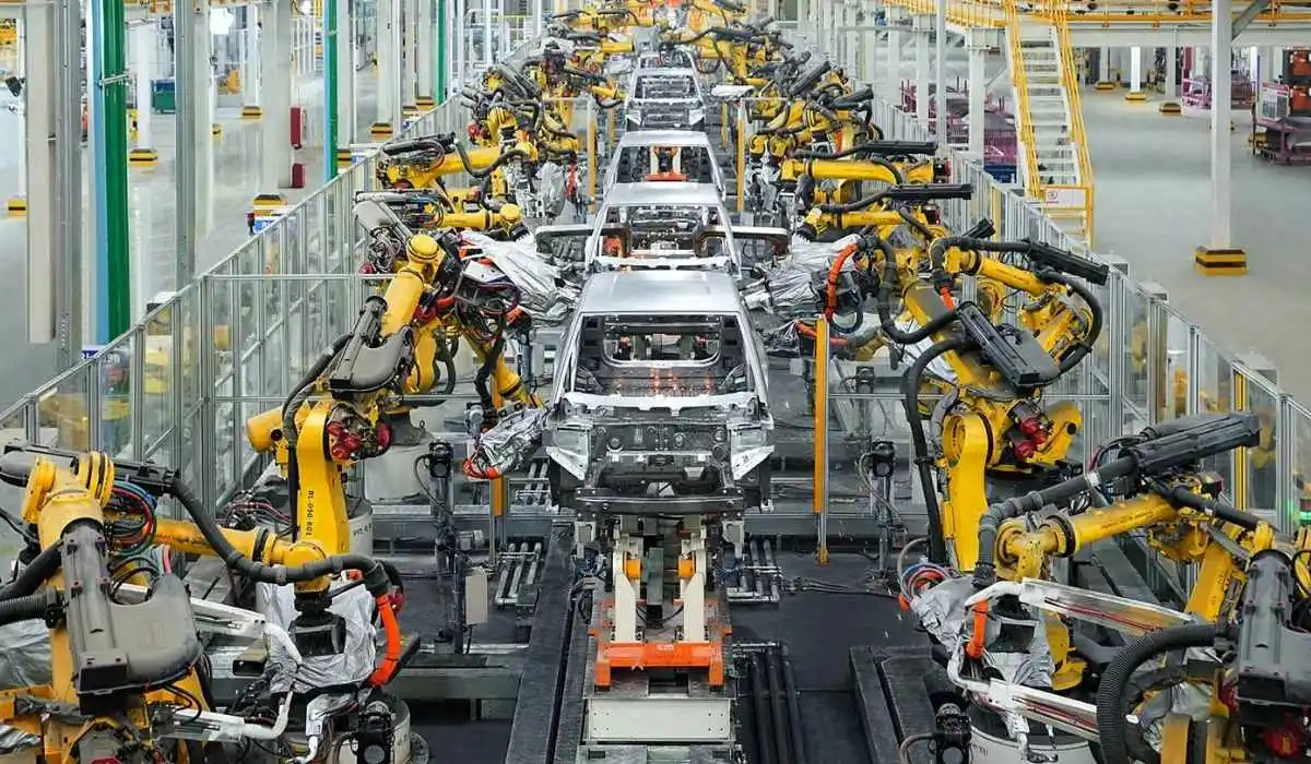Producción y exportación de vehículos ligeros ajustan su ritmo en junio; mercado interno registra su mejor primer semestre