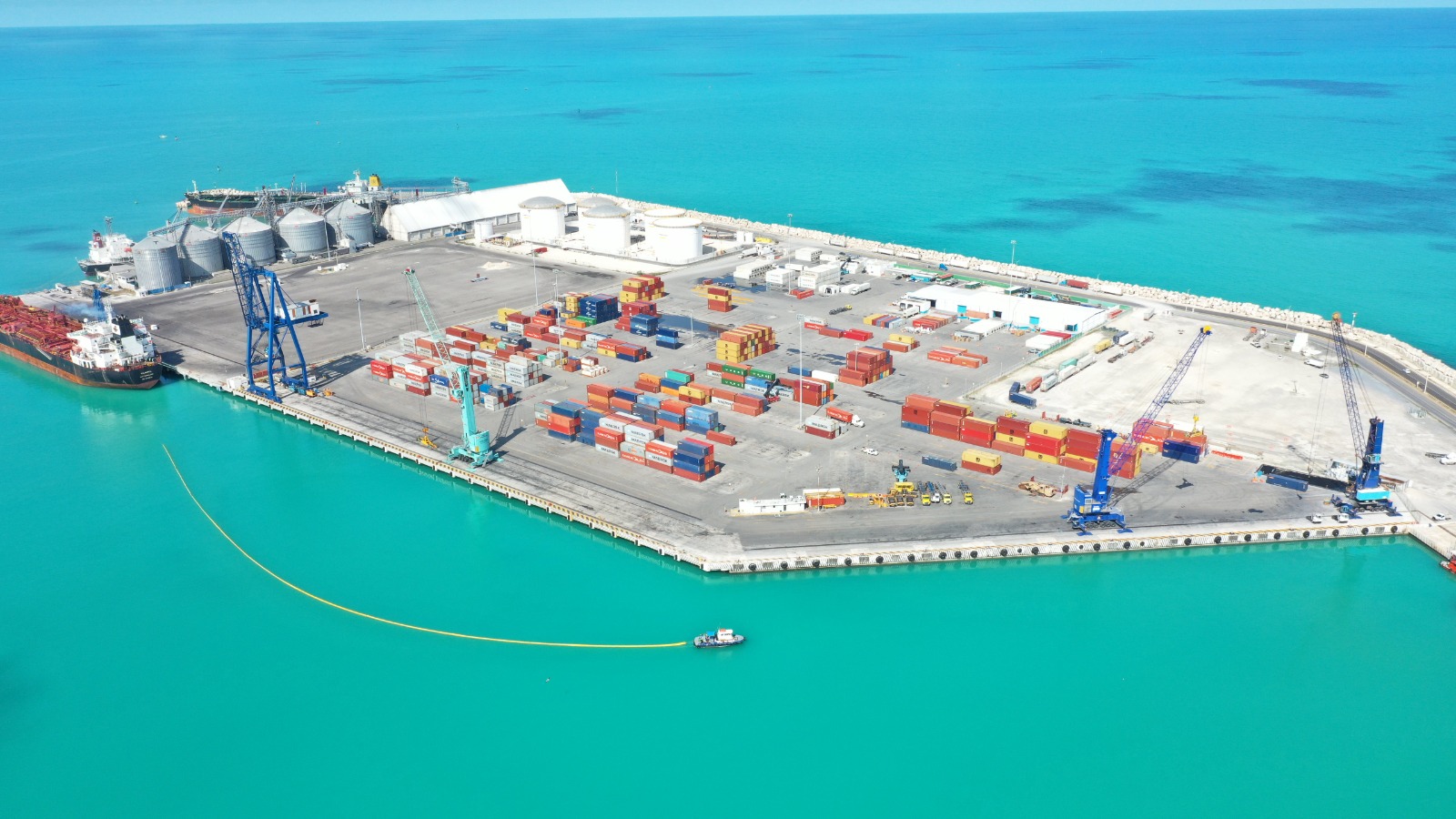 APM Terminals incorpora cinco tractocamiones para ampliar operaciones en Progreso