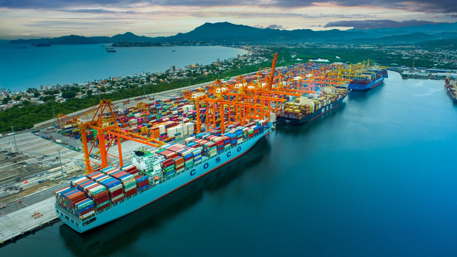 CONTECON Manzanillo podrá recibir megabuques de hasta 24,000 TEU tras ampliar su calado