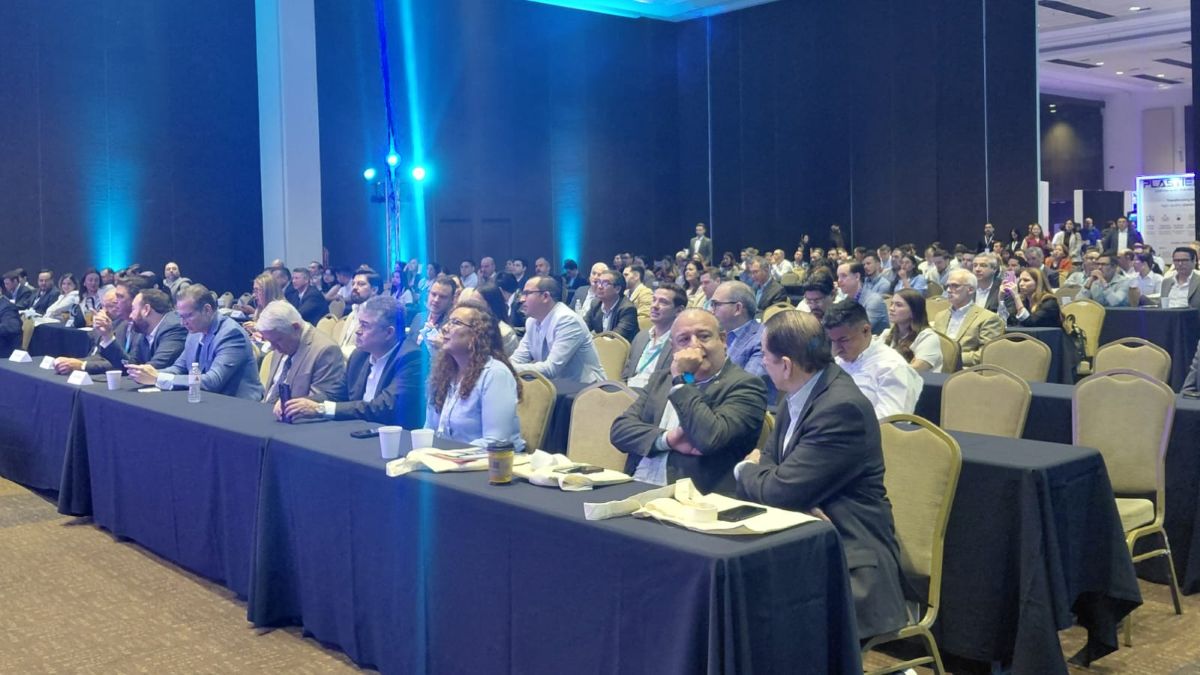 Líderes de la industria, compradores globales y representantes de la cadena de suministro se dieron cita en Cintermex para definir el rumbo del sector electrodoméstico ante las nuevas exigencias del mercado internacional.
