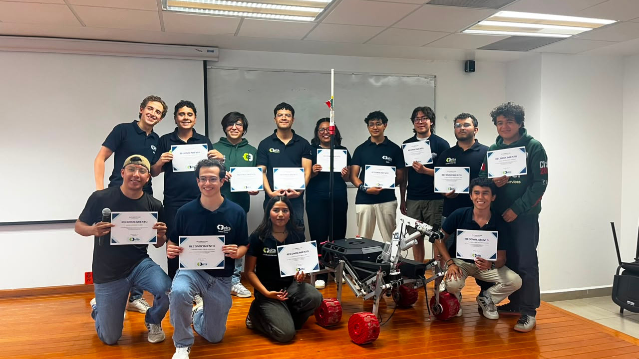 Estudiantes mexicanos crean Rover para competir en Canadá