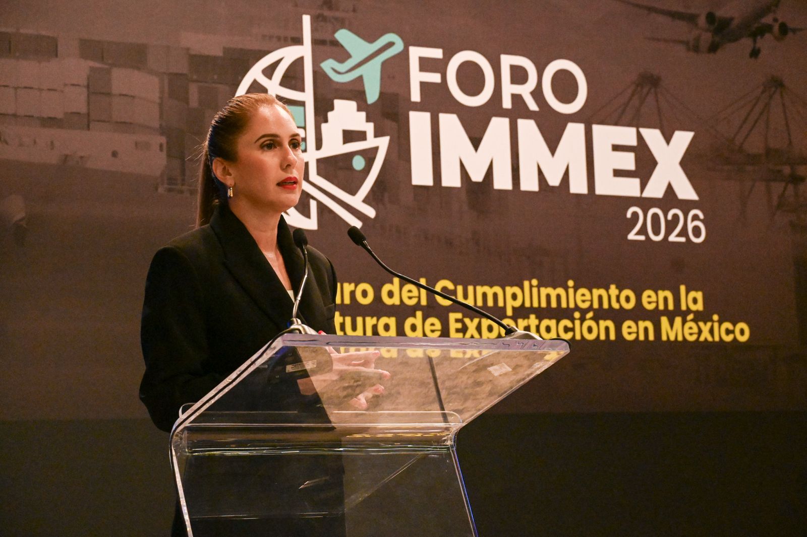 Zelina Fernández, directora general de Index Nuevo León, encabezó la jornada de análisis sobre los retos que enfrenta la manufactura de exportación en materia de cumplimiento y comercio exterior.