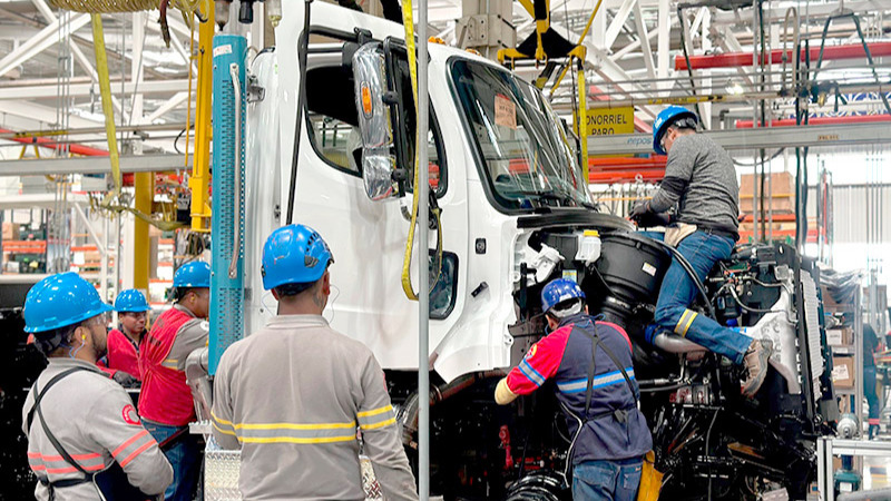 La planta de Santiago Tianguistenco destaca como un pilar estratégico para Daimler Truck.