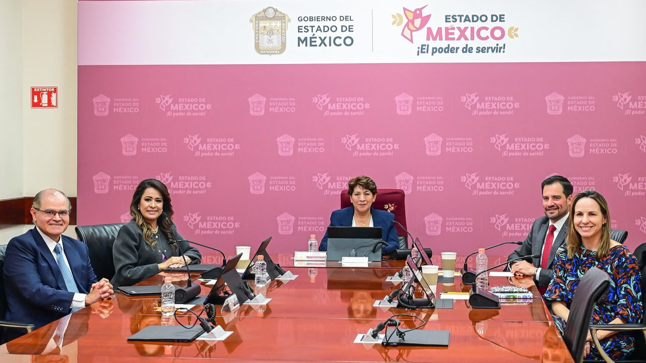 Pfizer alista nuevos proyectos de vacunas en su planta de Toluca