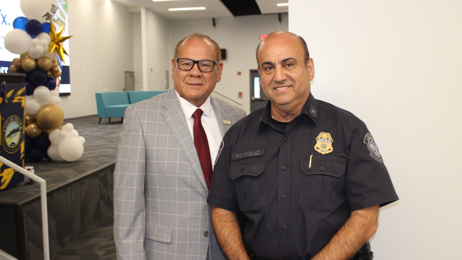 Victor Perez, CEO de Pharr EDC y Carlos Rodriguez, Director del Puerto de Hidalgo en CBP.