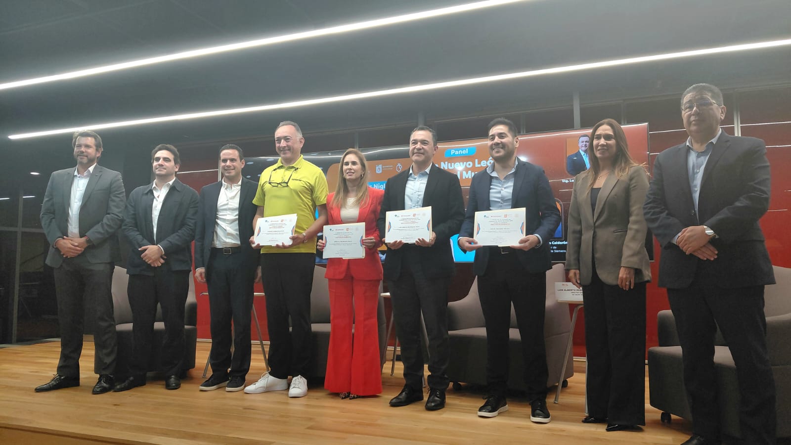 Pymes de Nuevo León podrán exportar a 41 mercados con plataforma de Santander