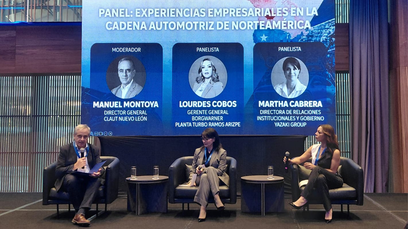 El panel moderado por Manuel Montoya, director general del CLAUT, abordó los principales desafíos que enfrenta la industria automotriz ante la revisión del T- MEC.