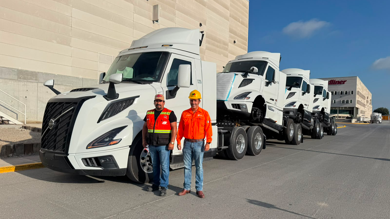 Volvo inicia exportación de camiones desde Nuevo León hacia Canadá