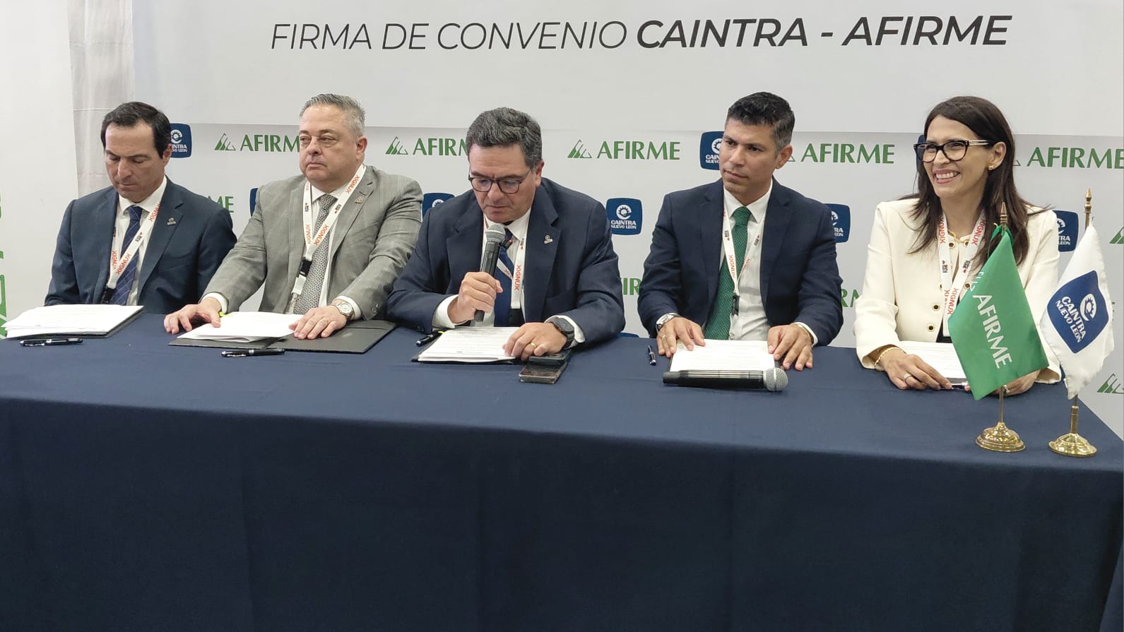 Jorge Santos, presidente de CAINTRA Nuevo León, resaltó que esta colaboración combina combina esquemas como arrendamiento y factoraje con un programa integral de educación financiera.