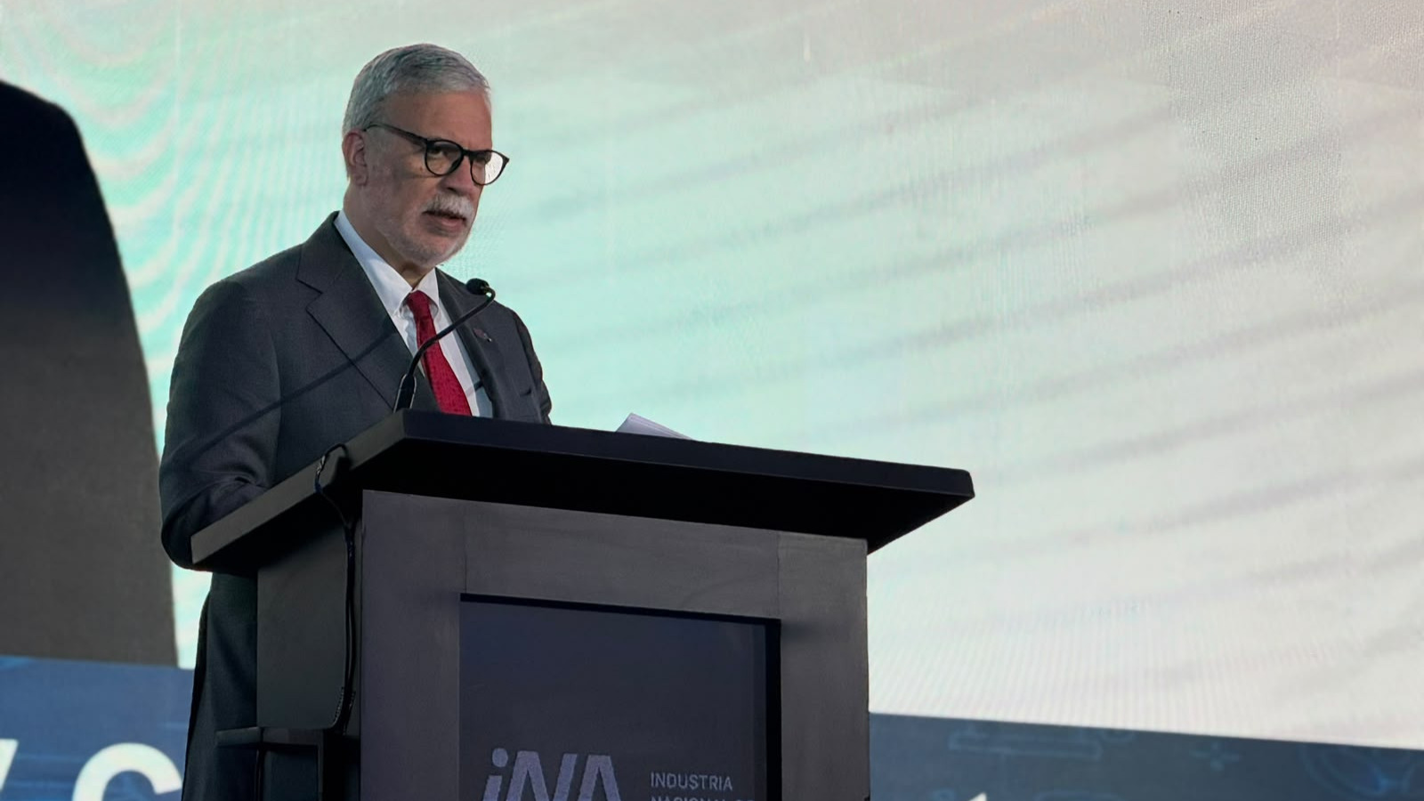 Francisco González, presidente ejecutivo de la Industria Nacional de Autopartes.