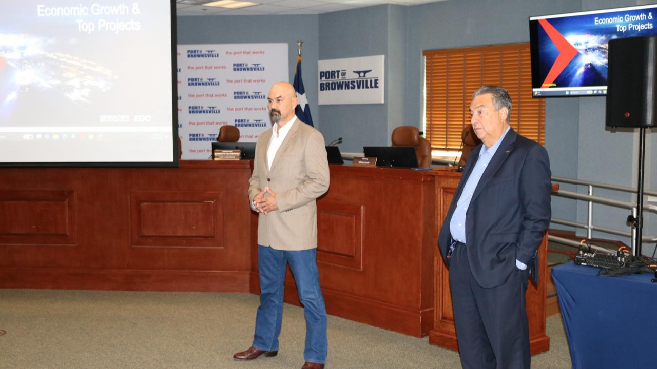 Gilberto Salinas, CEO de Greater Brownsville Economic Development Coporation y Adam Gonzalez, CEO de COSTEP