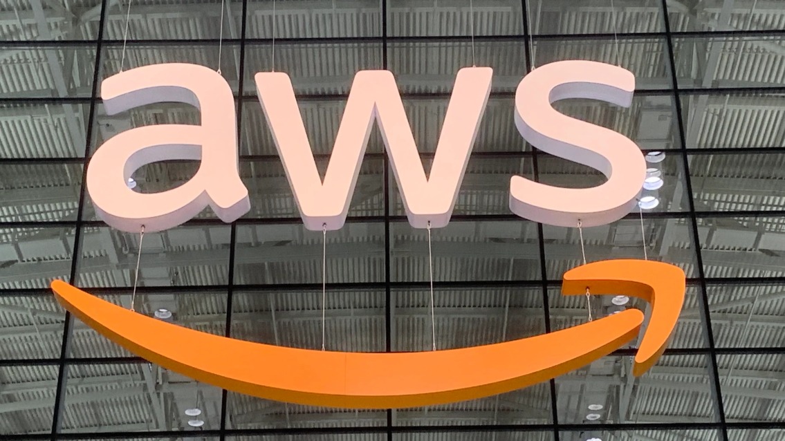 Estudiantes de México podrán usar gratis Kiro, la IA de AWS para desarrollar software