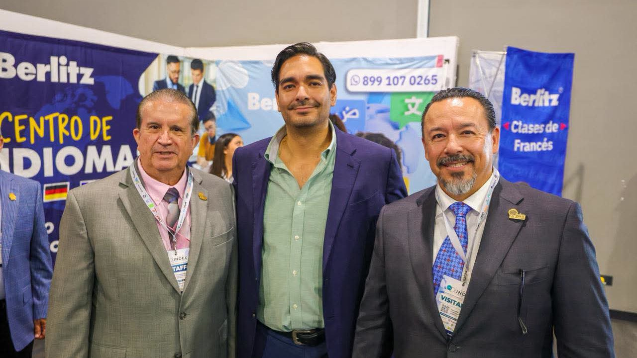 Alfredo Guajardo, Presidente de Index Reynosa; Carlos Peña, Alcalde de Reynosa y Enrique Moran Romero,  Presidente de Index Nuevo Laredo.