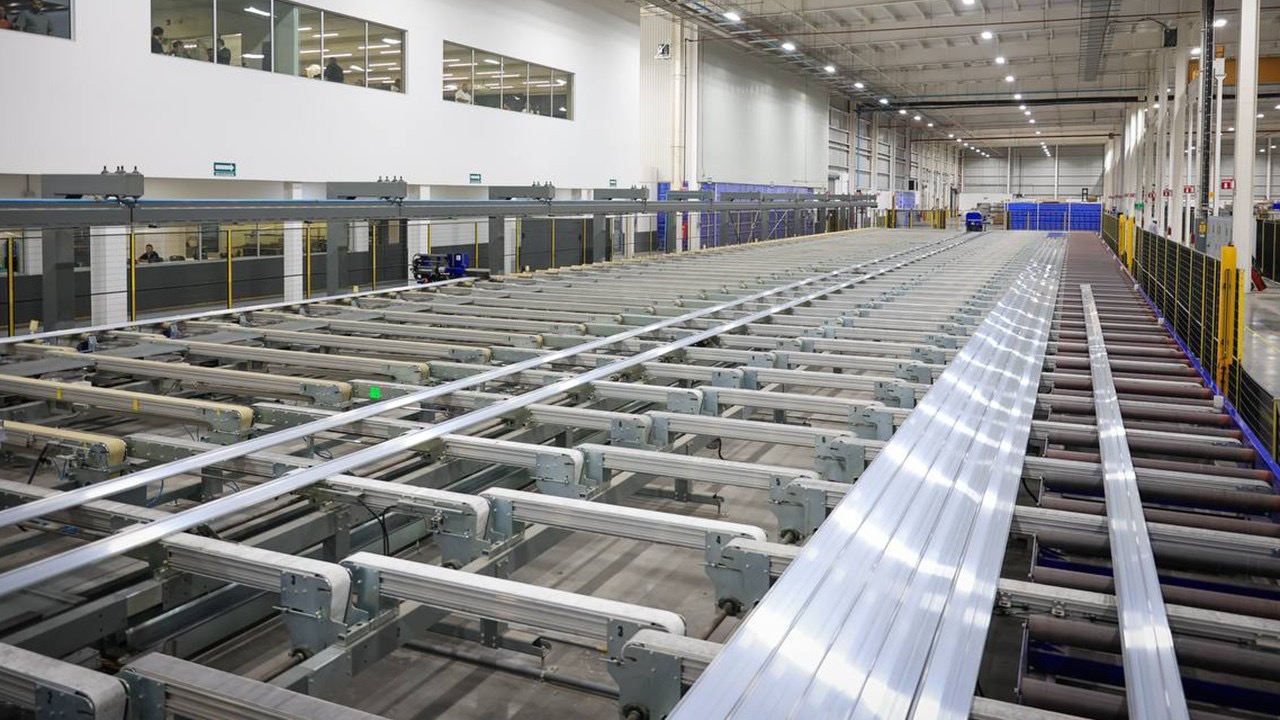 Industria de Nuevo León acelera inversión: 32% de las empresas destinó recursos a maquinaria y construcción