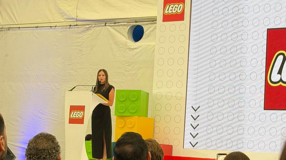 Nancy Sánchez, directora general y vicepresidenta senior de LEGO Operaciones de México, celebró este nuevo hito como el resultado de casi dos décadas de evolución.