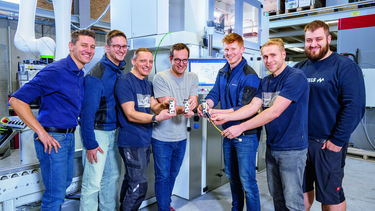 Trabajando juntos para alcanzar el éxito: Thomas Oberreiter, de Beckhoff, y el equipo de Nordfels: Thomas Ilk, Peter Horner, Bernhard Hartl, Matthias Mitterlehner, Hannes Stöllner y Samuel Pfleger (de izquierda a derecha).