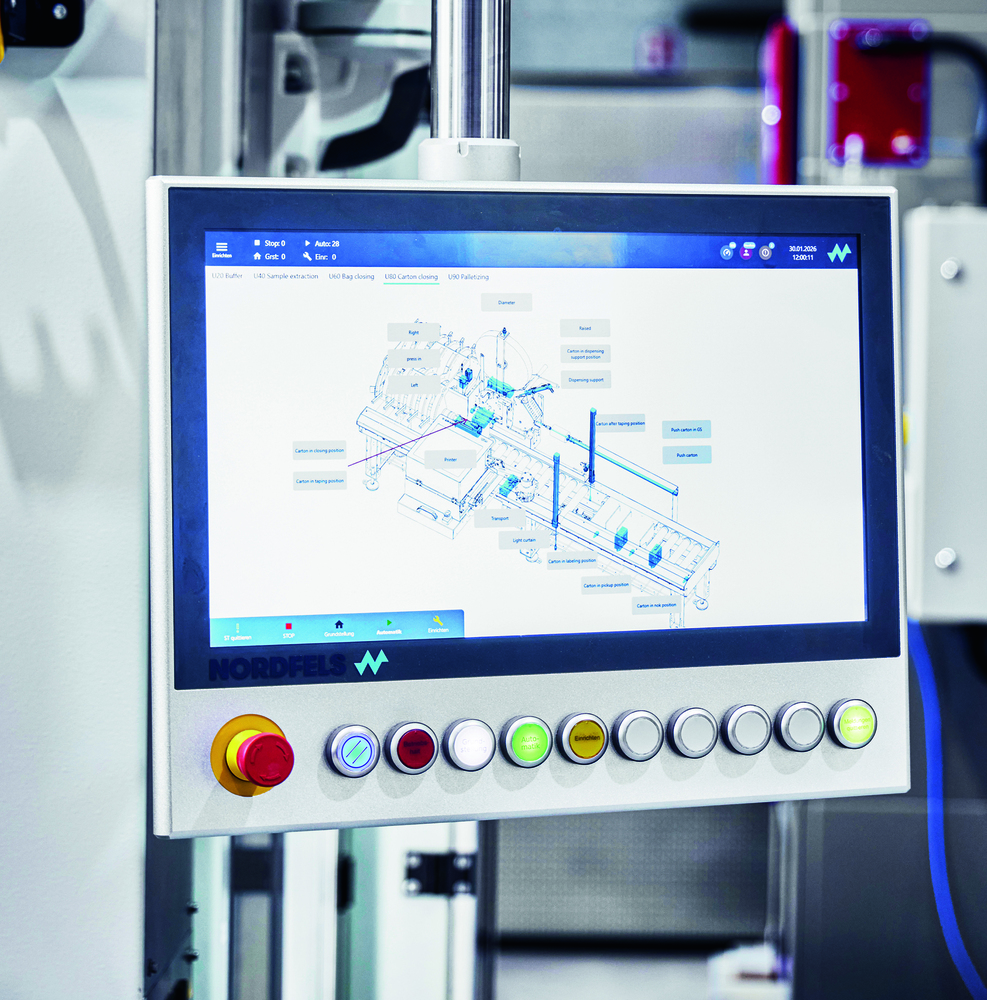 Toda la tecnología de control de la selladora de cajas también es de Beckhoff. Incluye una PC integrada CX5330, una PC industrial ultracompacta C6030 y un panel de control CP39xx con diseño de brazo de montaje.