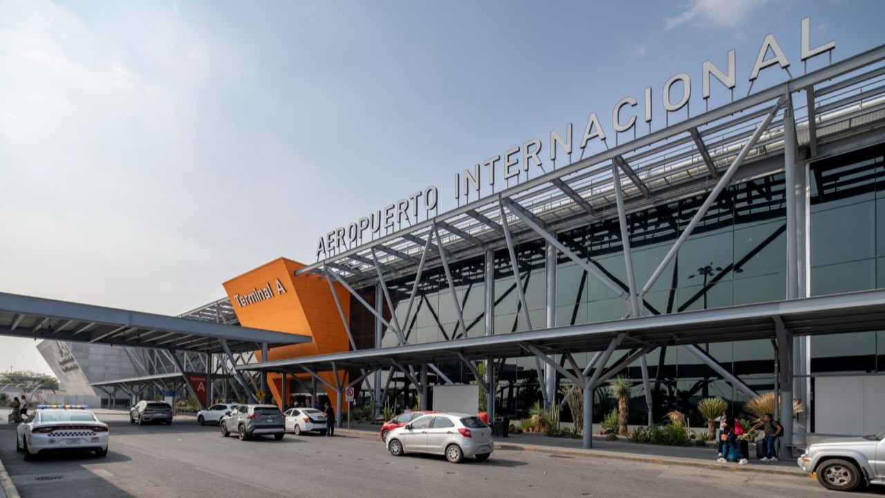 Este proyecto busca potenciar la independencia energética de la terminal, reducir la huella de carbono y garantizar la continuidad operativa ante la demanda pico.
