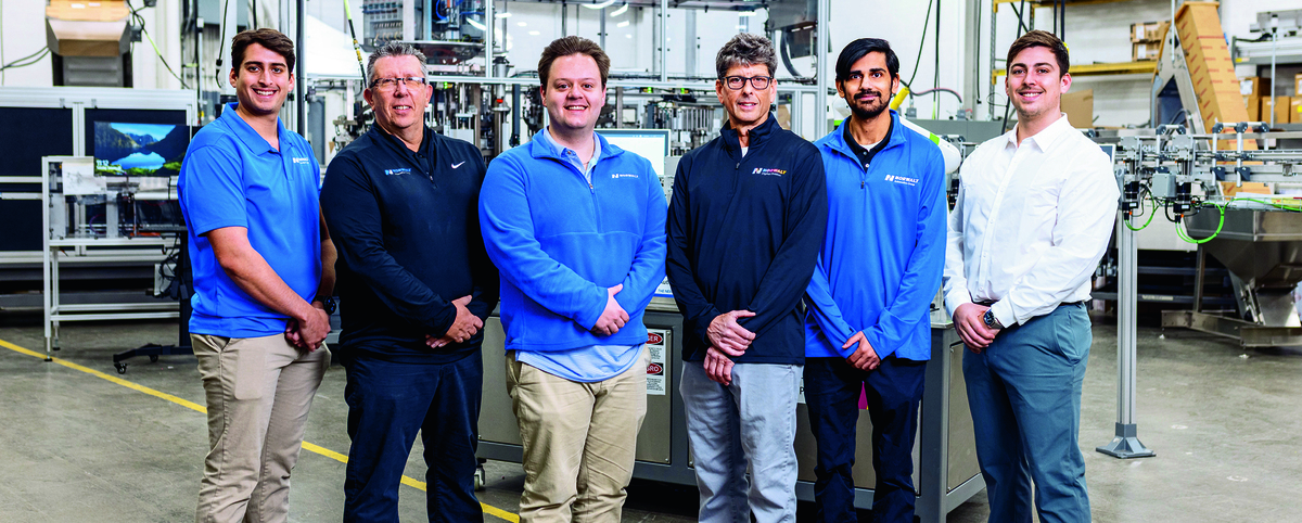 Participantes en el proyecto de Norwalt Automation Group (de izquierda a derecha): Trevor Seitel, director de impresión digital; Keith Harman, director ejecutivo de desarrollo empresarial; Michael Forte, ingeniero de controles; Mike Seitel, presidente y director general; Darshan Nayee, ingeniero de controles; Kyle Seitel, director técnico de ventas