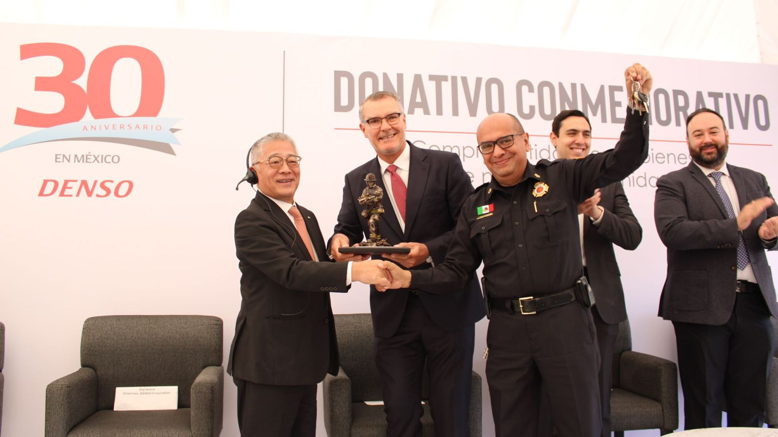 DENSO México dona unidad de emergencia a Bomberos de Nuevo León por su 30.º aniversario