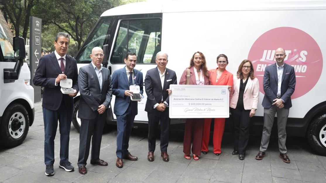 General Motors dona vehículos eléctricos para apoyar la detección oportuna del cáncer de mama